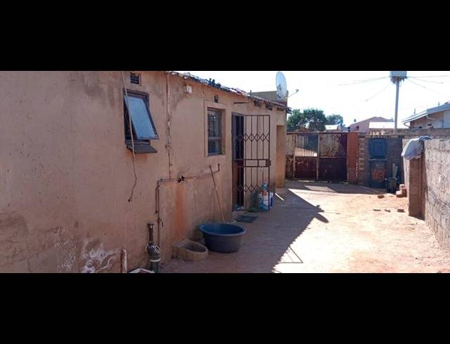 3 BEDROOM HOUSE FOR SALE IN TSHEPISONG